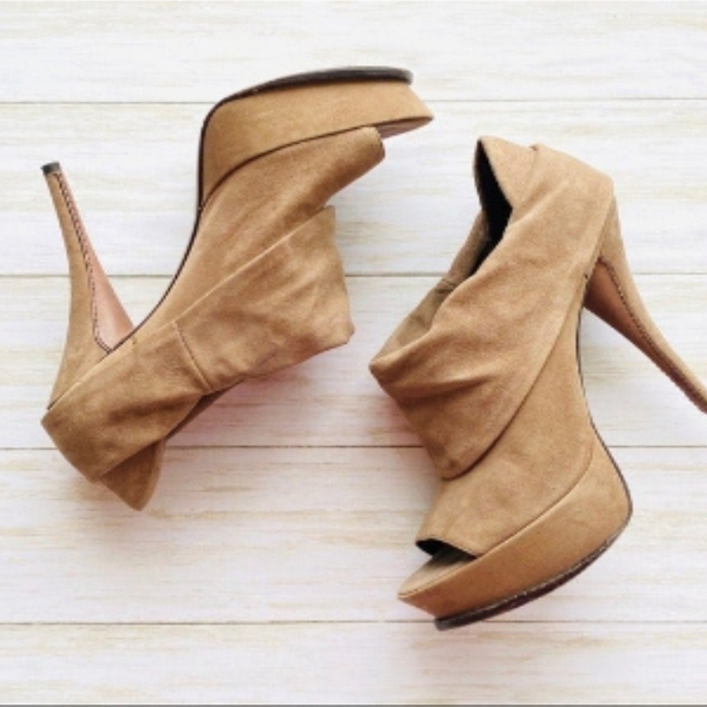 Elizabeth and James booties